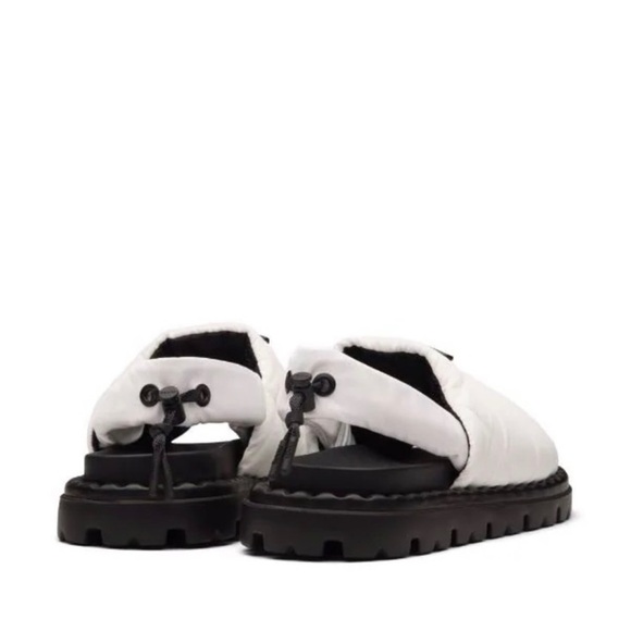 Triangle-logo padded chunky sandals - Picture 5 of 8